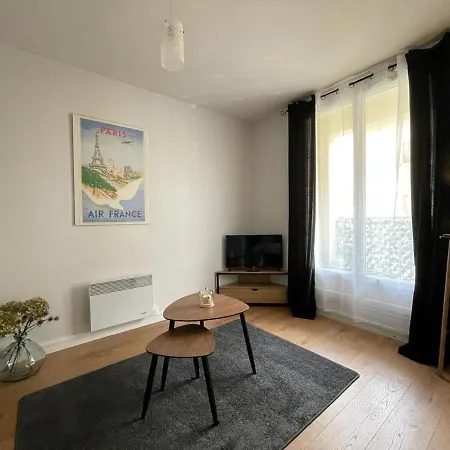 Apartment Au Coeur De Chantilly, Pres De Paris Et Du Parc Asterix Chantilly