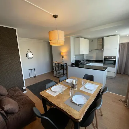 Apartment Au Coeur De Chantilly, Pres De Paris Et Du Parc Asterix *